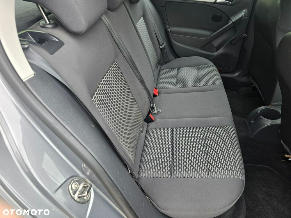 Volkswagen Golf - 31