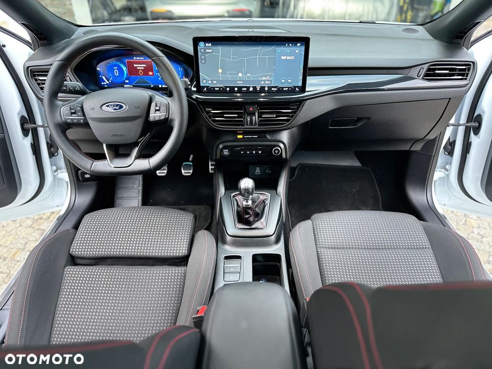Ford Focus 1.0 EcoBoost Hybrid ST-LINE X - 8