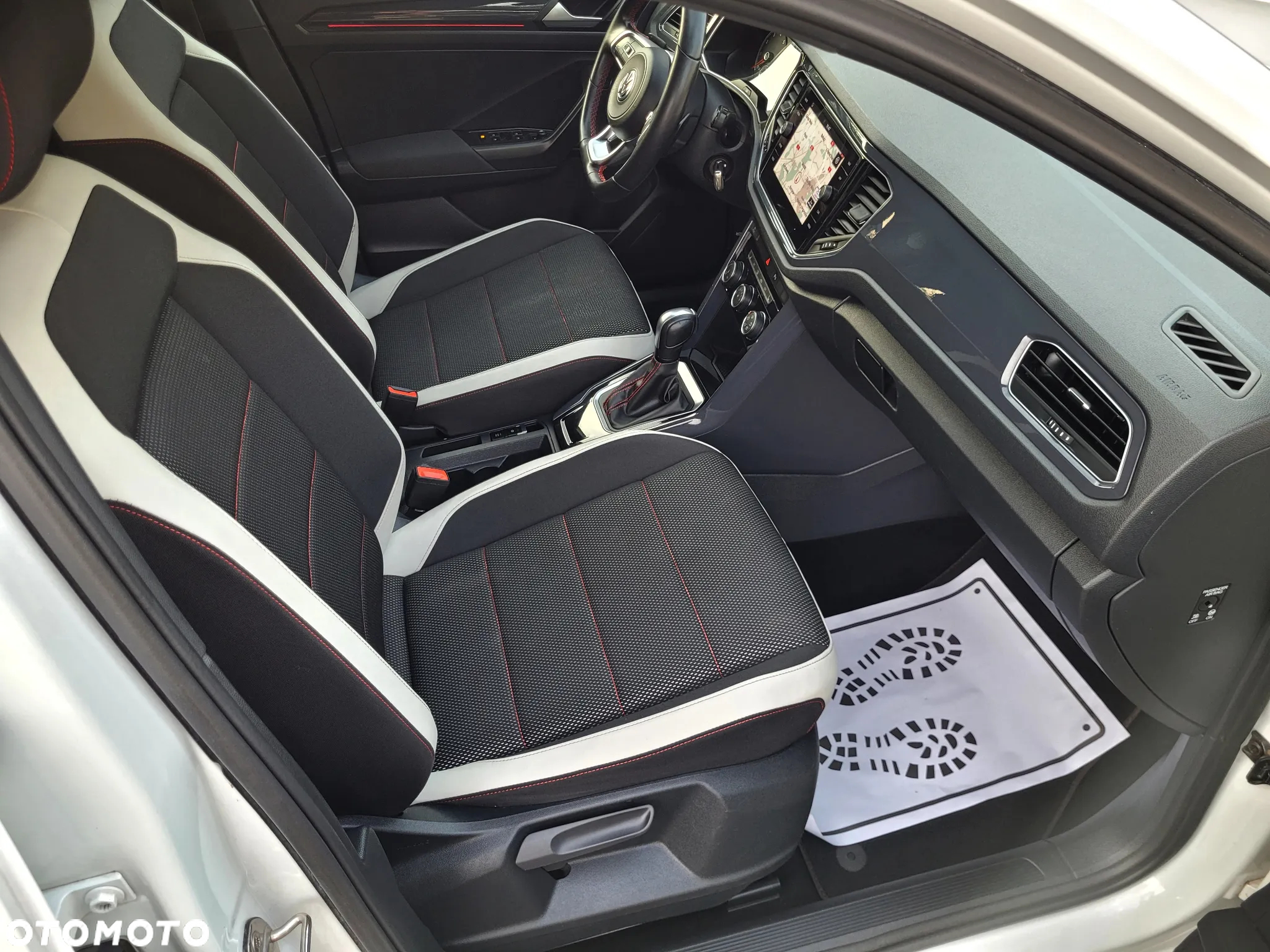 Volkswagen T-Roc - 14