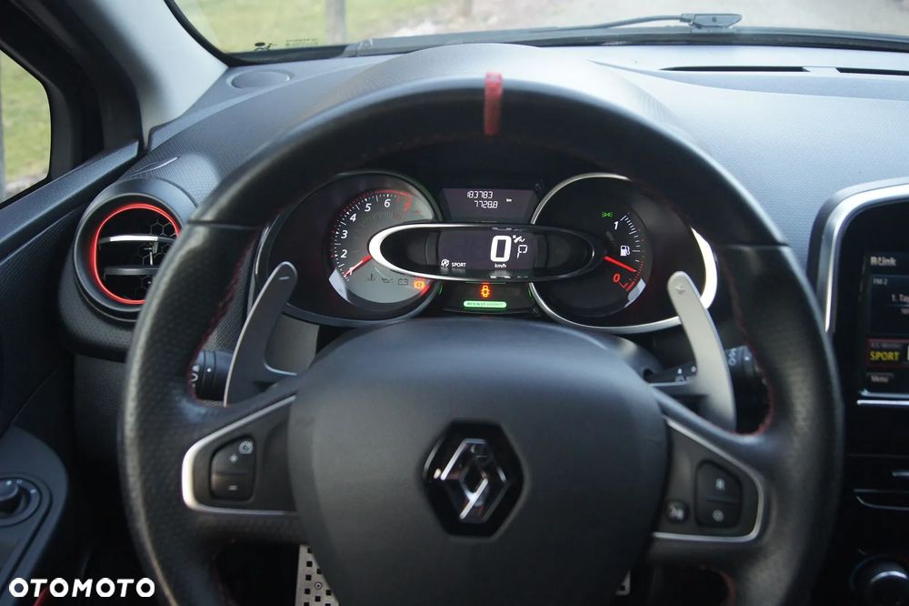 Renault Clio TCe 220 EDC R.S Trophy - 23