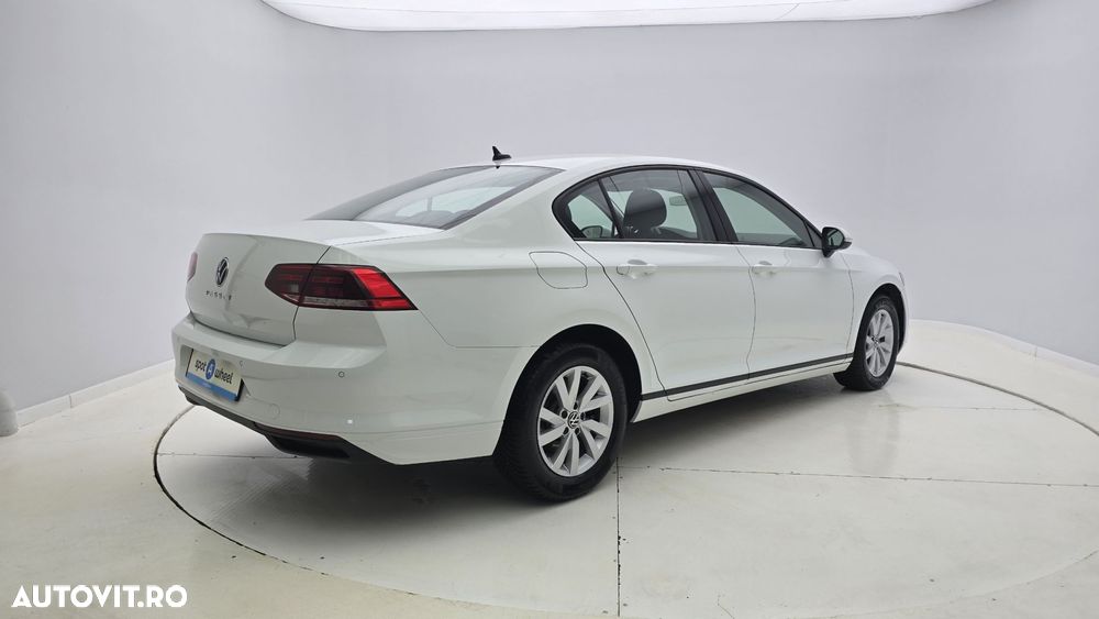 Volkswagen Passat 2.0 TDI DSG Comfortline - 6
