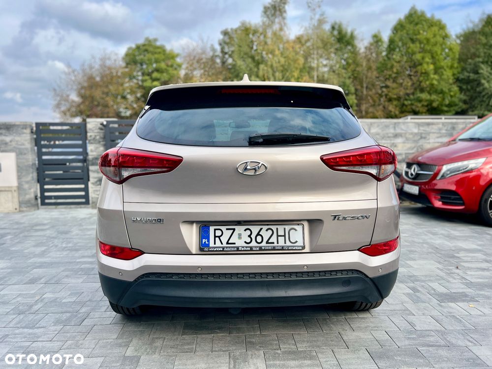 Hyundai Tucson blue 1.7 CRDi 2WD Intro Edition - 13