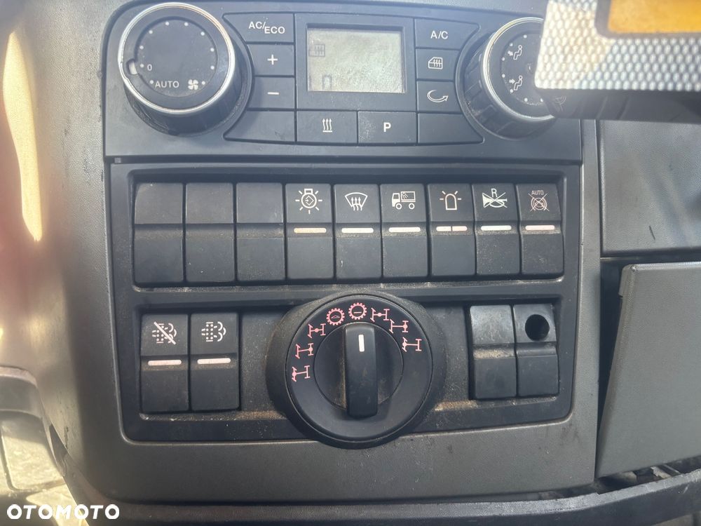 MAN TGM 18.290 4X4BB Piaskarka solarka pług - 13