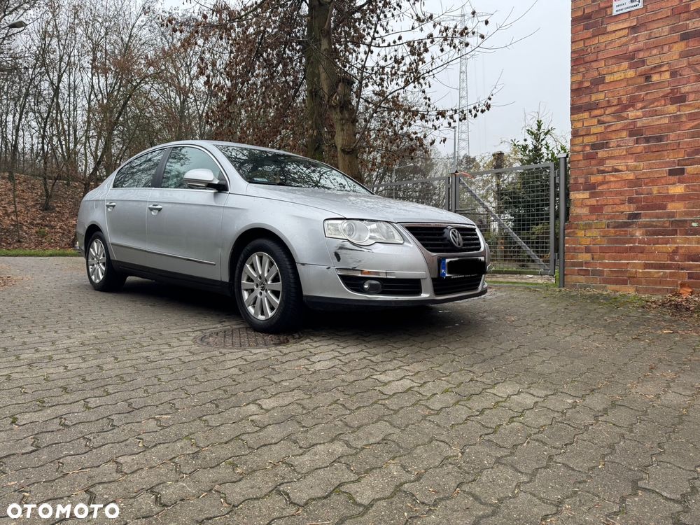 Volkswagen Passat 1.6 FSI Comfortline - 2