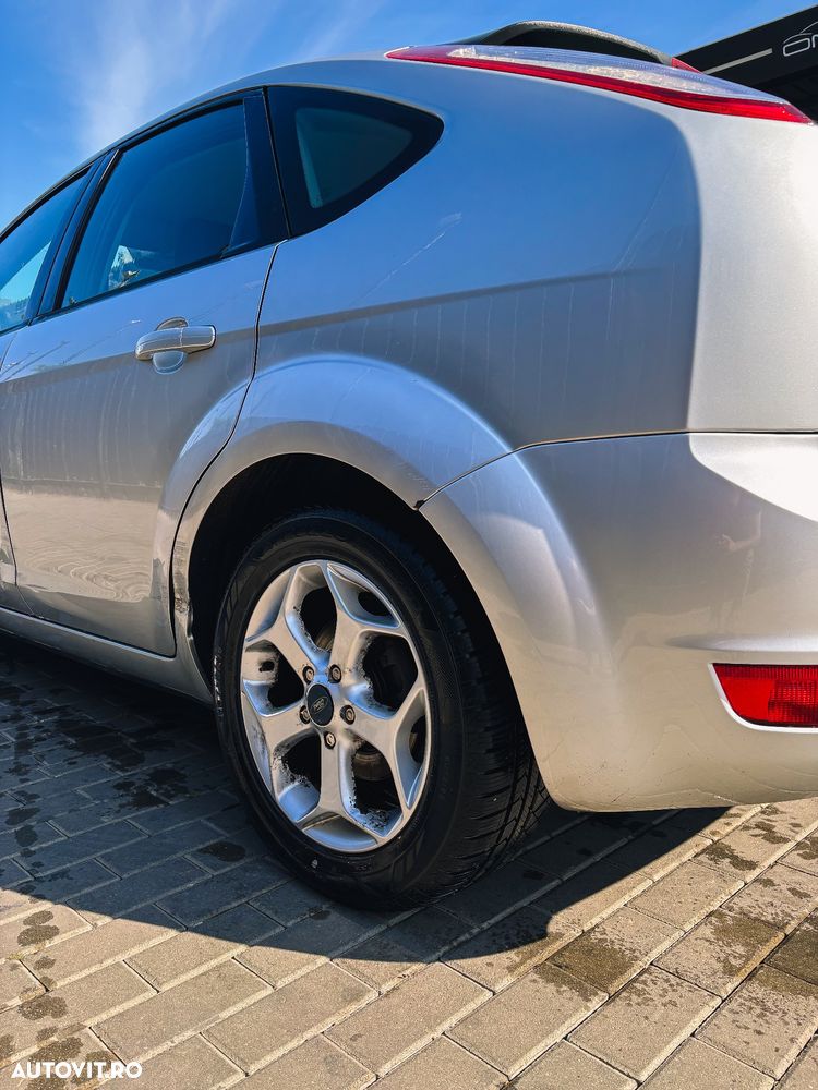 Ford Focus 1.6 Trend - 14
