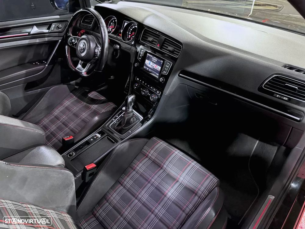 VW Golf 2.0 TSi GTi DSG - 12