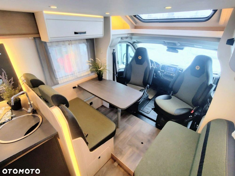 Sunlight T 67 - 5 osobowy, z przejściem po opuszczeniu łóżka - 10