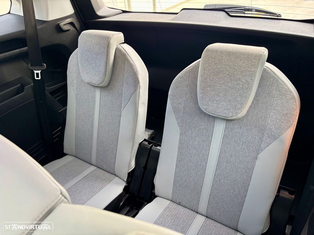 Peugeot 5008 1.5 BlueHDi Allure EAT8 - 42