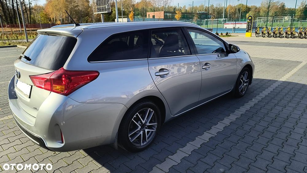 Toyota Auris 1.4 D-4D Premium Comfort - 5