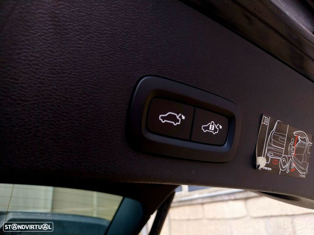Volvo XC 40 2.0 D3 - 14