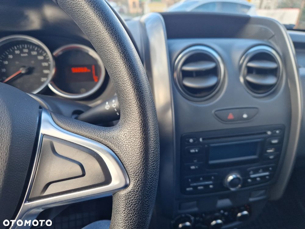 Dacia Duster 1.6 SCe Laureate S&S - 10