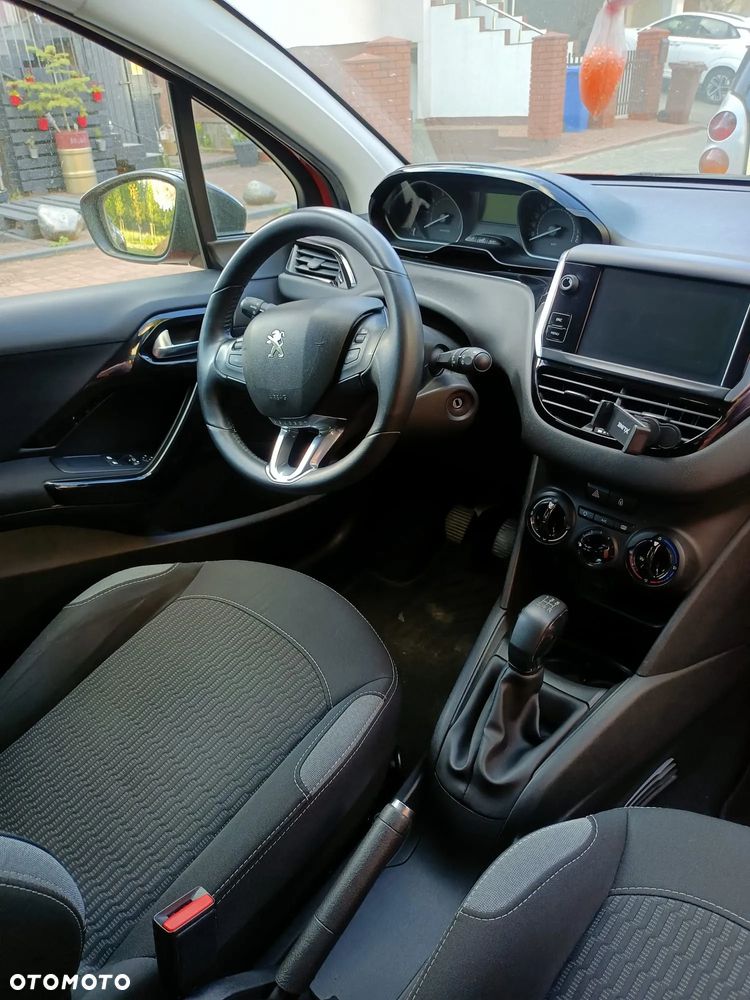 Peugeot 208 82 PureTech Style - 21