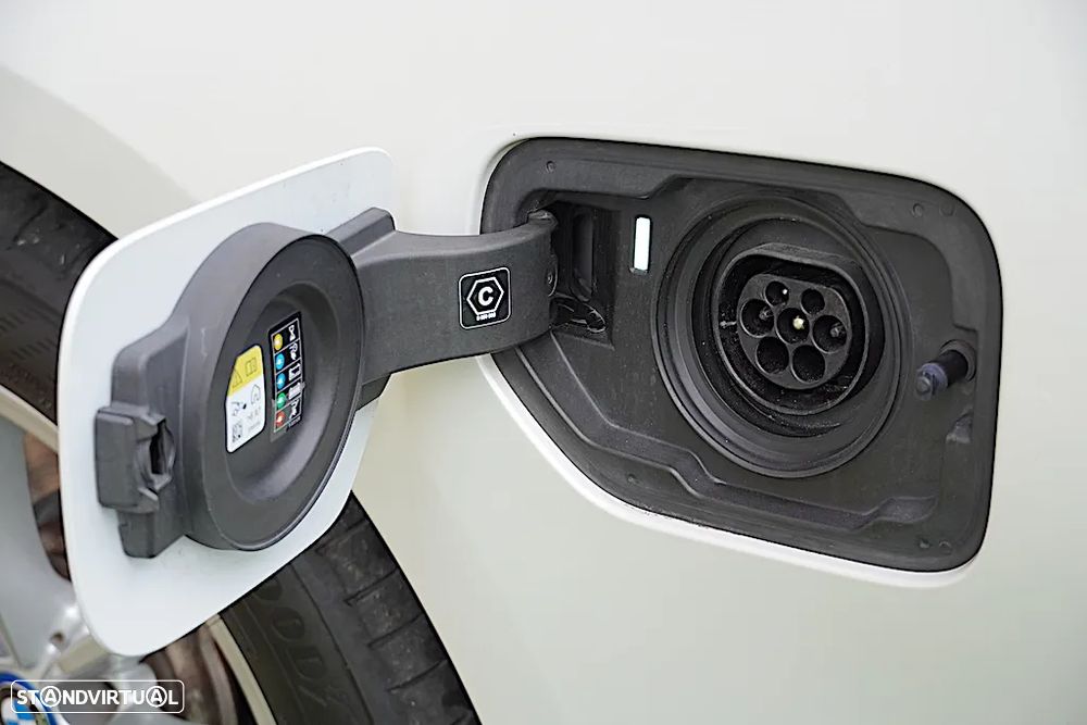 BMW 320 e Touring Corporate Edition Auto - 13