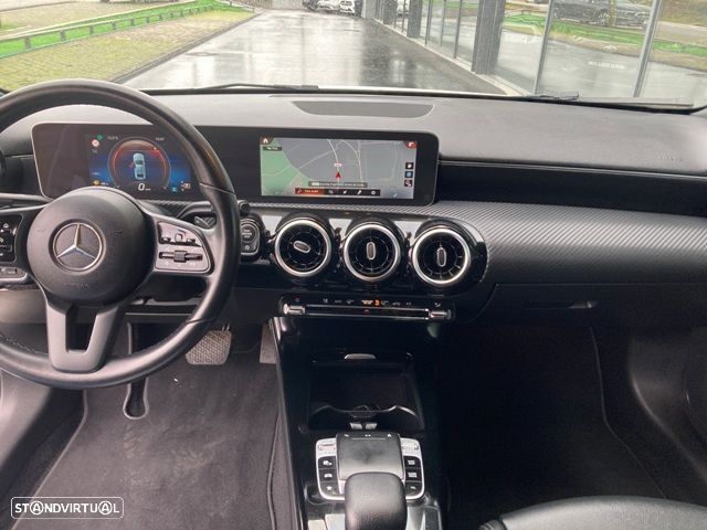 Mercedes-Benz A 180 Limousine d Progressive Aut. - 23