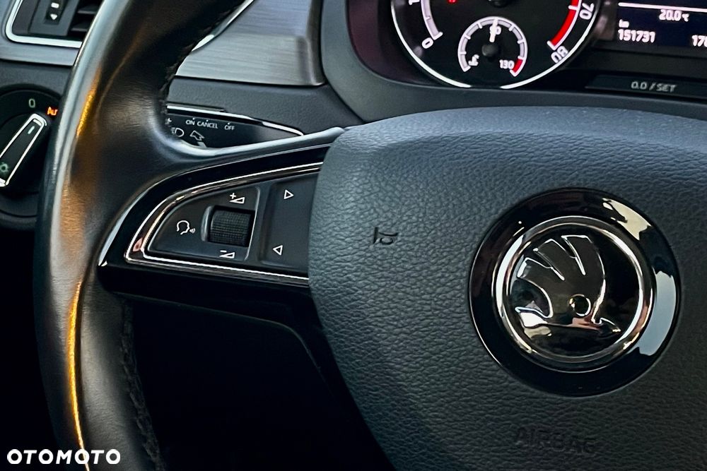 Skoda RAPID Spb 1.0 TSI Style - 15