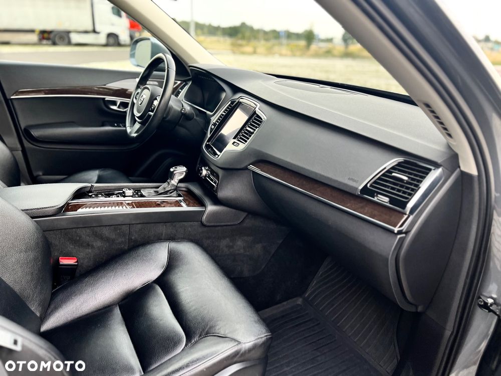 Volvo XC 90 T6 AWD Momentum 7os - 18