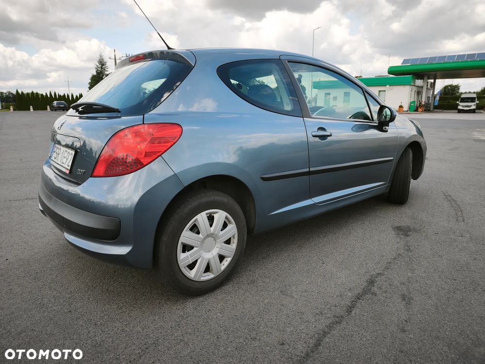 Peugeot 207 1.4 16V Trendy - 3