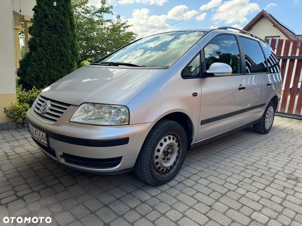 Volkswagen Sharan 2.0 Basis - 1