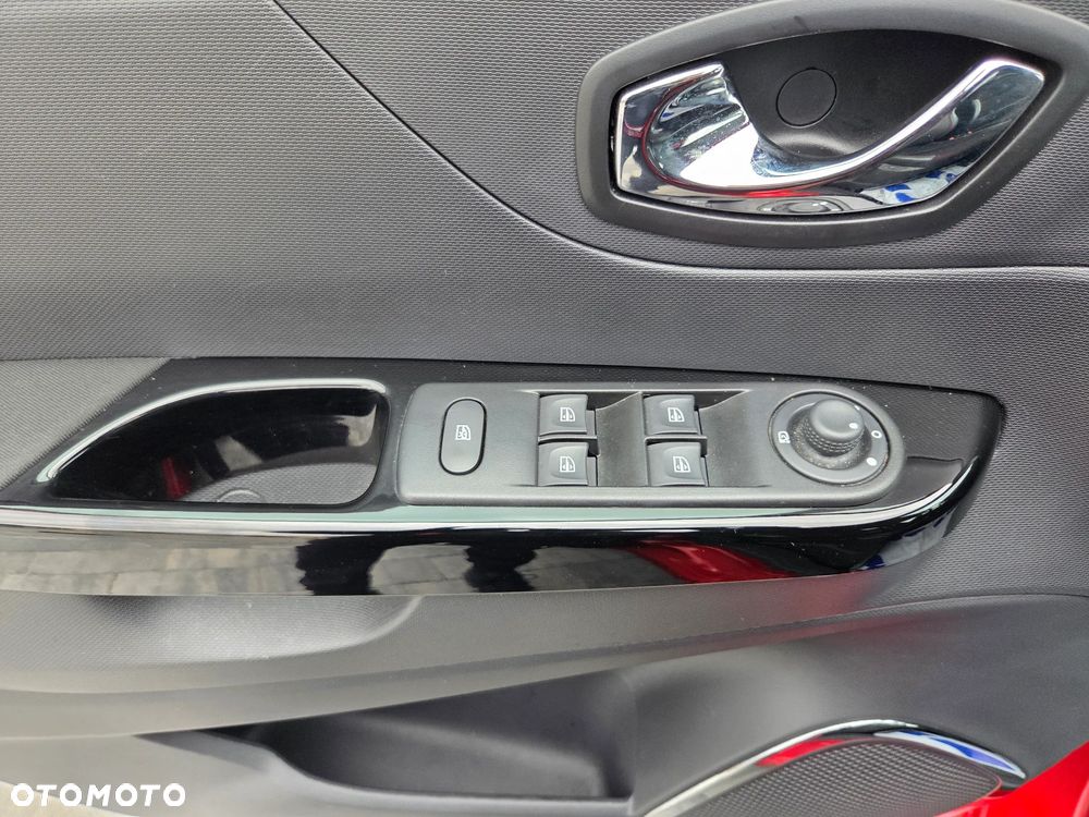 Renault Captur ENERGY TCe 120 EDC LIMITED - 28