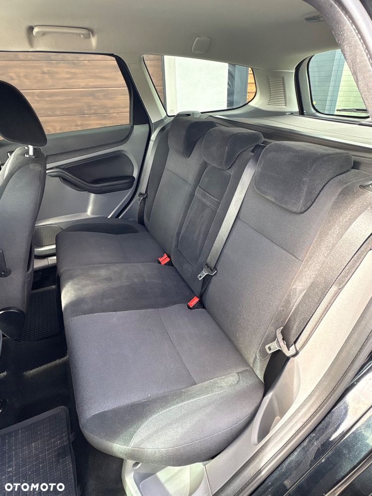 Ford Focus 1.8 Ghia - 12