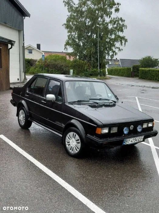 Volkswagen Jetta - 1