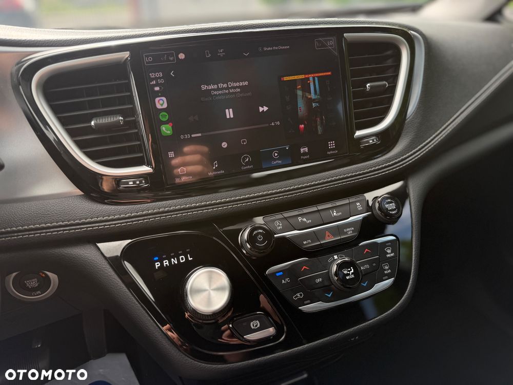 Chrysler Pacifica - 27