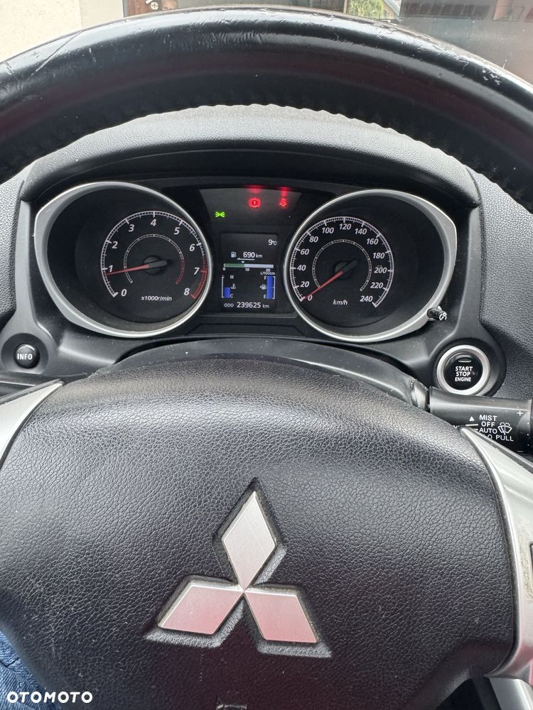 Mitsubishi ASX - 7