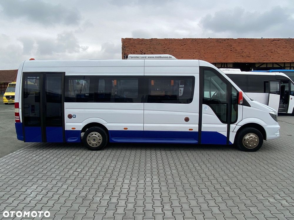 Mercedes-Benz 516 - 5