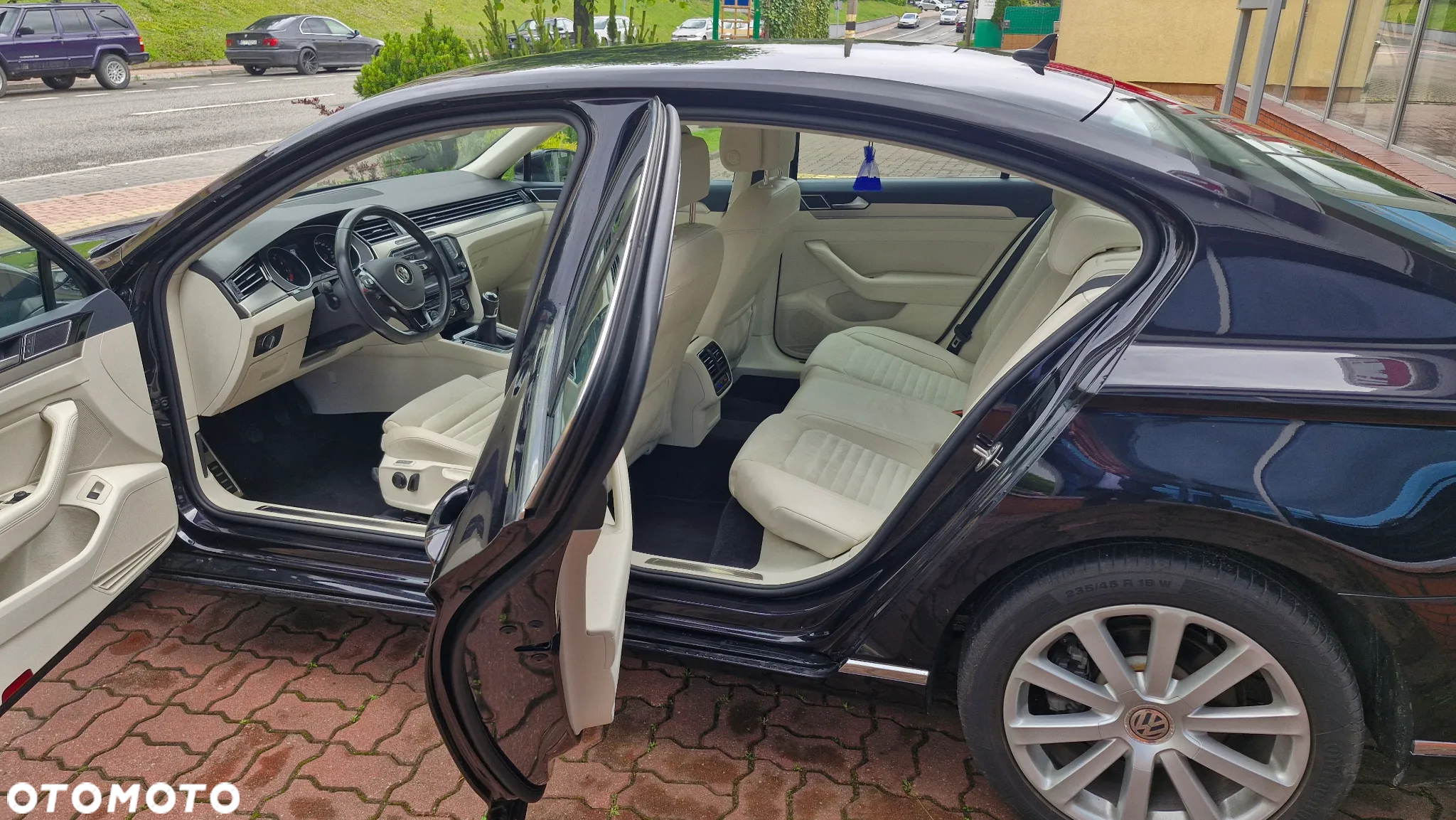 Volkswagen Passat - 8