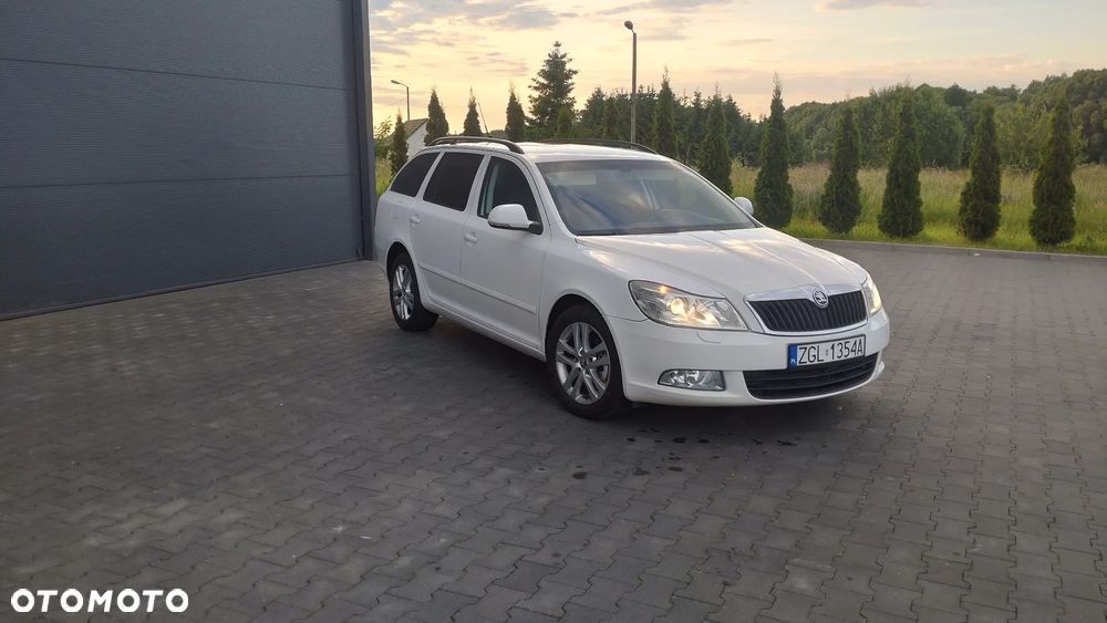 Skoda Octavia 2.0 TDI Ambiente DSG - 6