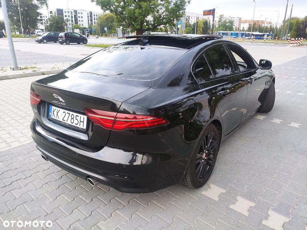 Jaguar XE P250 S - 8