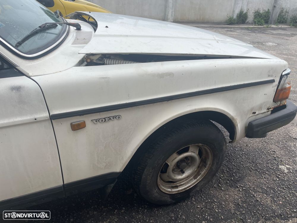 Volvo 240 - 4