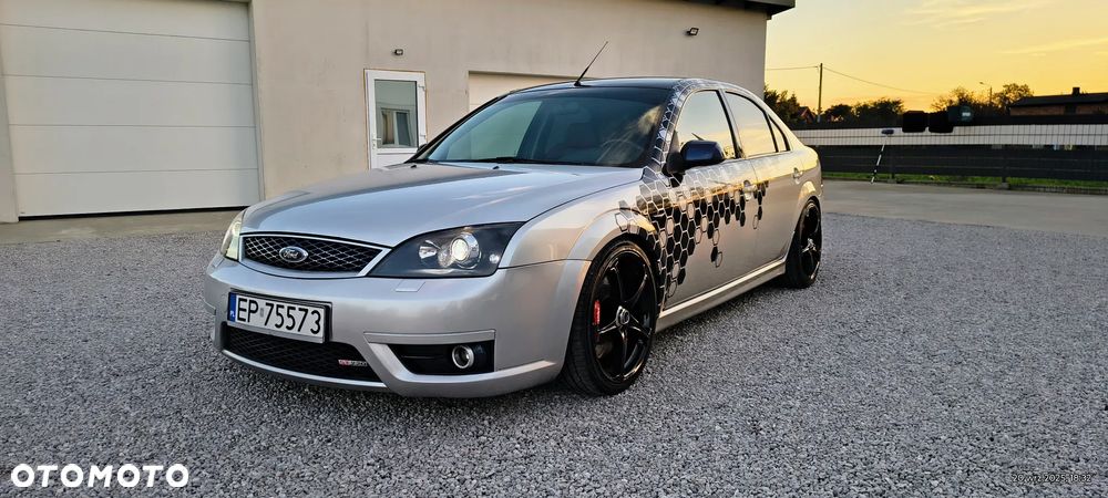 Ford Mondeo 3.0 V6 ST 220 - 1