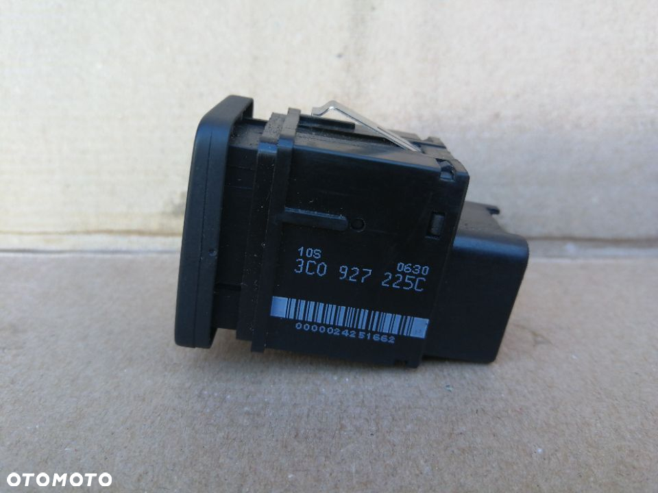 Przycisk hamulca ręcznego VW Passat B6 3C0927225C - 4