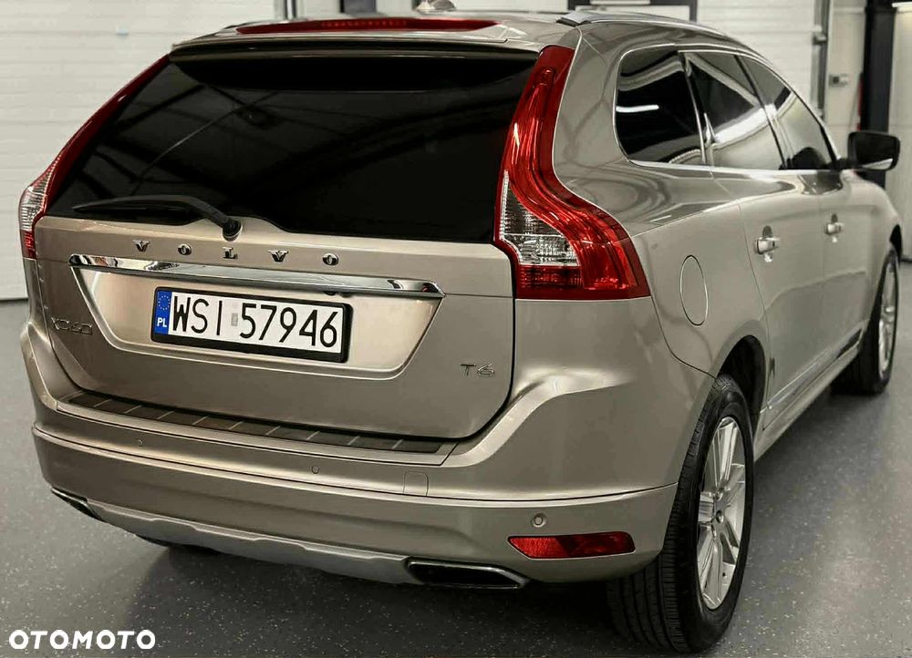 Volvo XC 60 T6 AWD Geartronic Momentum - 3