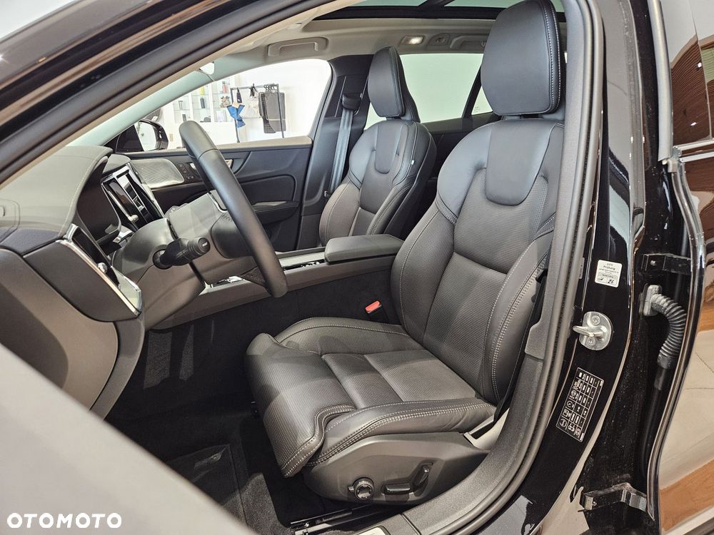 Volvo V60 Cross Country - 18