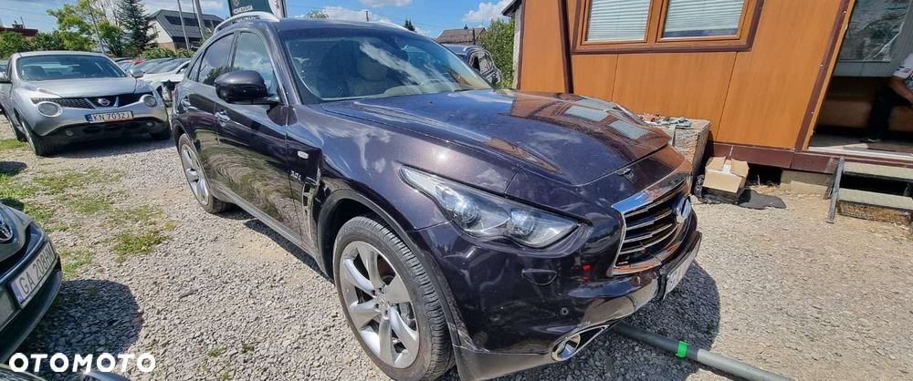 Infiniti QX70 - 2