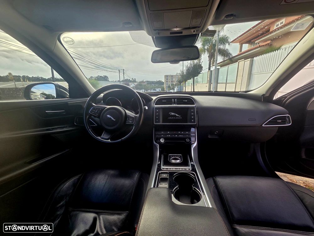 Jaguar XE 2.0 D Portfolio Aut. - 11