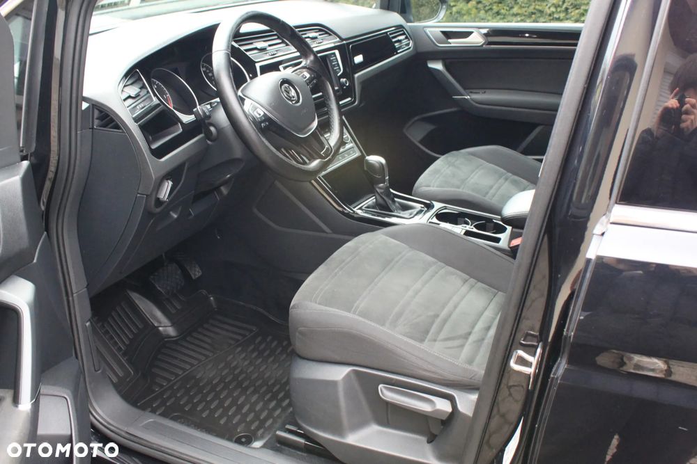 Volkswagen Touran - 5
