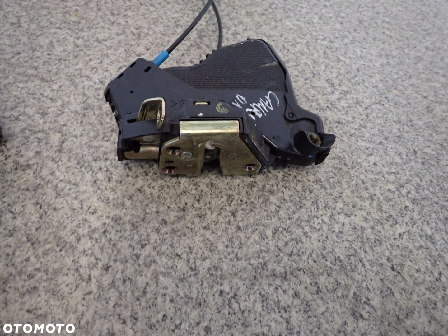 TOYOTA CAMRY 01-06 ZAMEK DRZWI PRZEDNI LEWY 6 PIN - 4