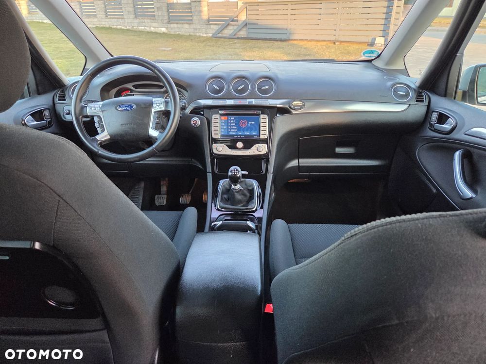 Ford Galaxy 2.2 TDCi DPF Titanium - 26