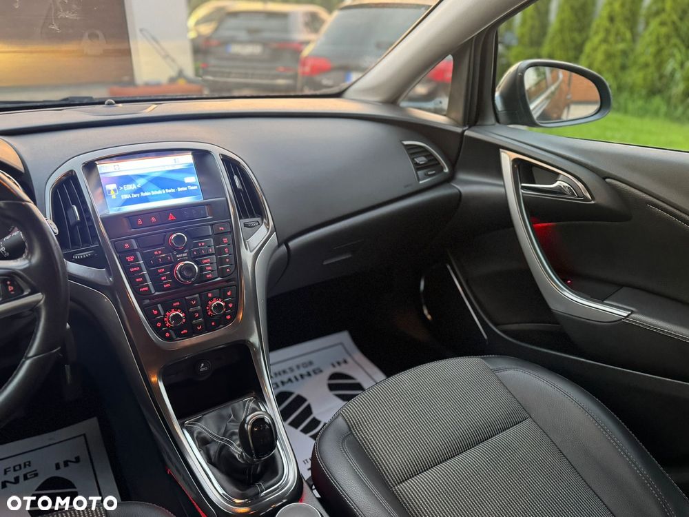 Opel Astra 2.0 CDTI Cosmo - 24
