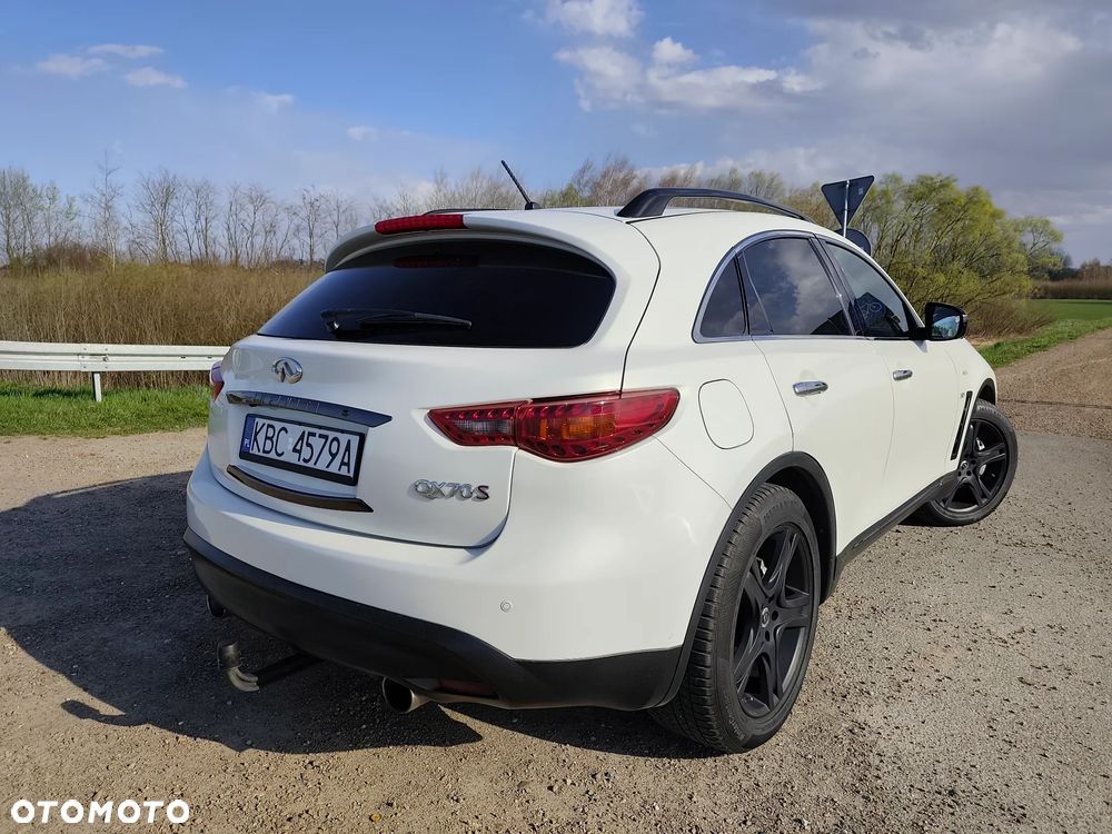 Infiniti Q70 3.0d S - 4