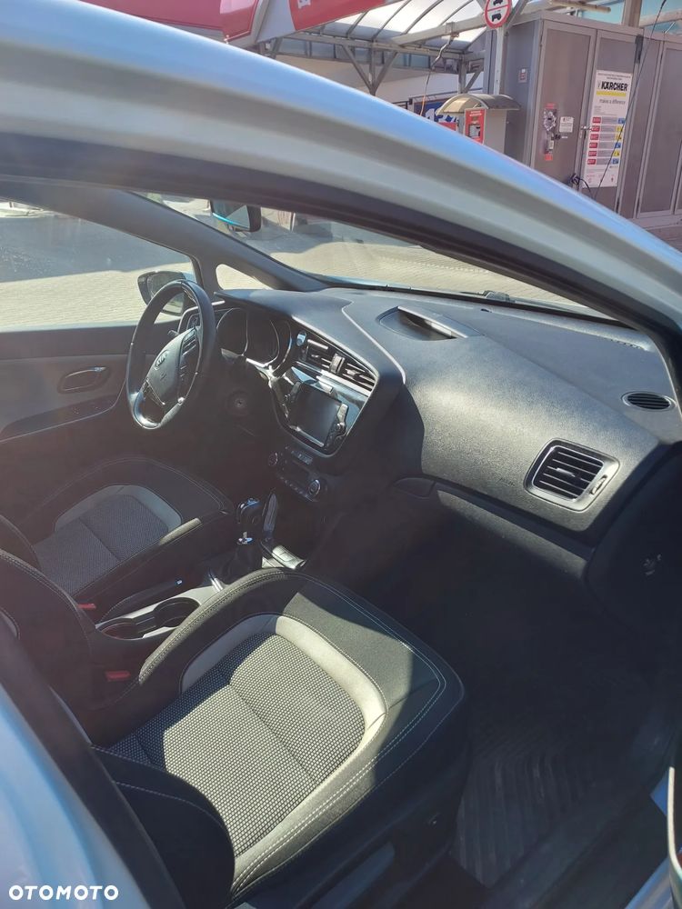 Kia Ceed - 9