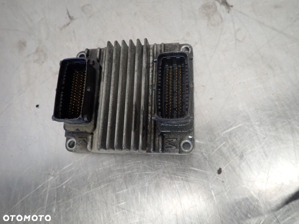 KOMPUTER SILNIKA OPEL CORSA - C 1.7 8972333707 - 3