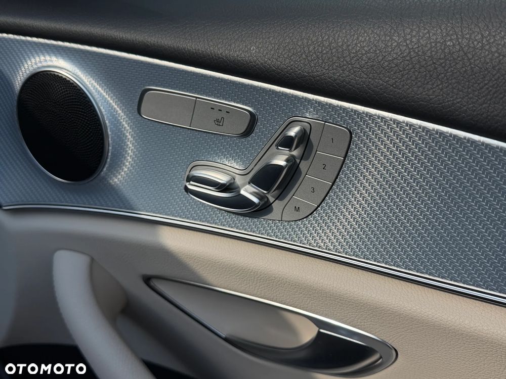 Mercedes-Benz Klasa E 220 d 4-Matic 9G-TRONIC - 13