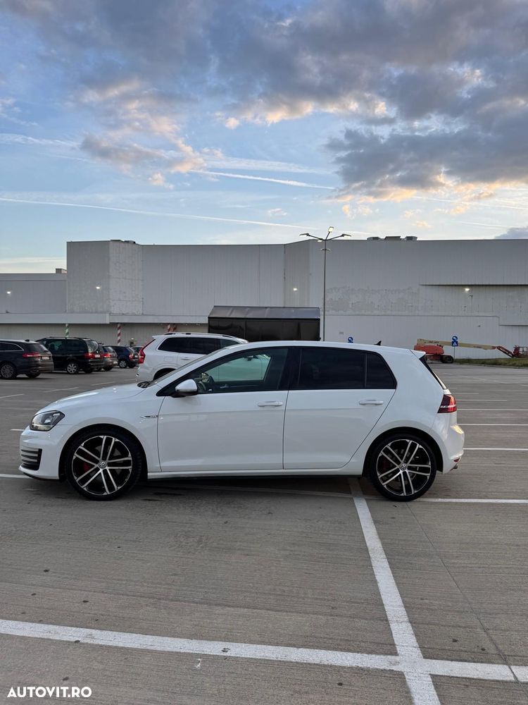 Volkswagen Golf - 7