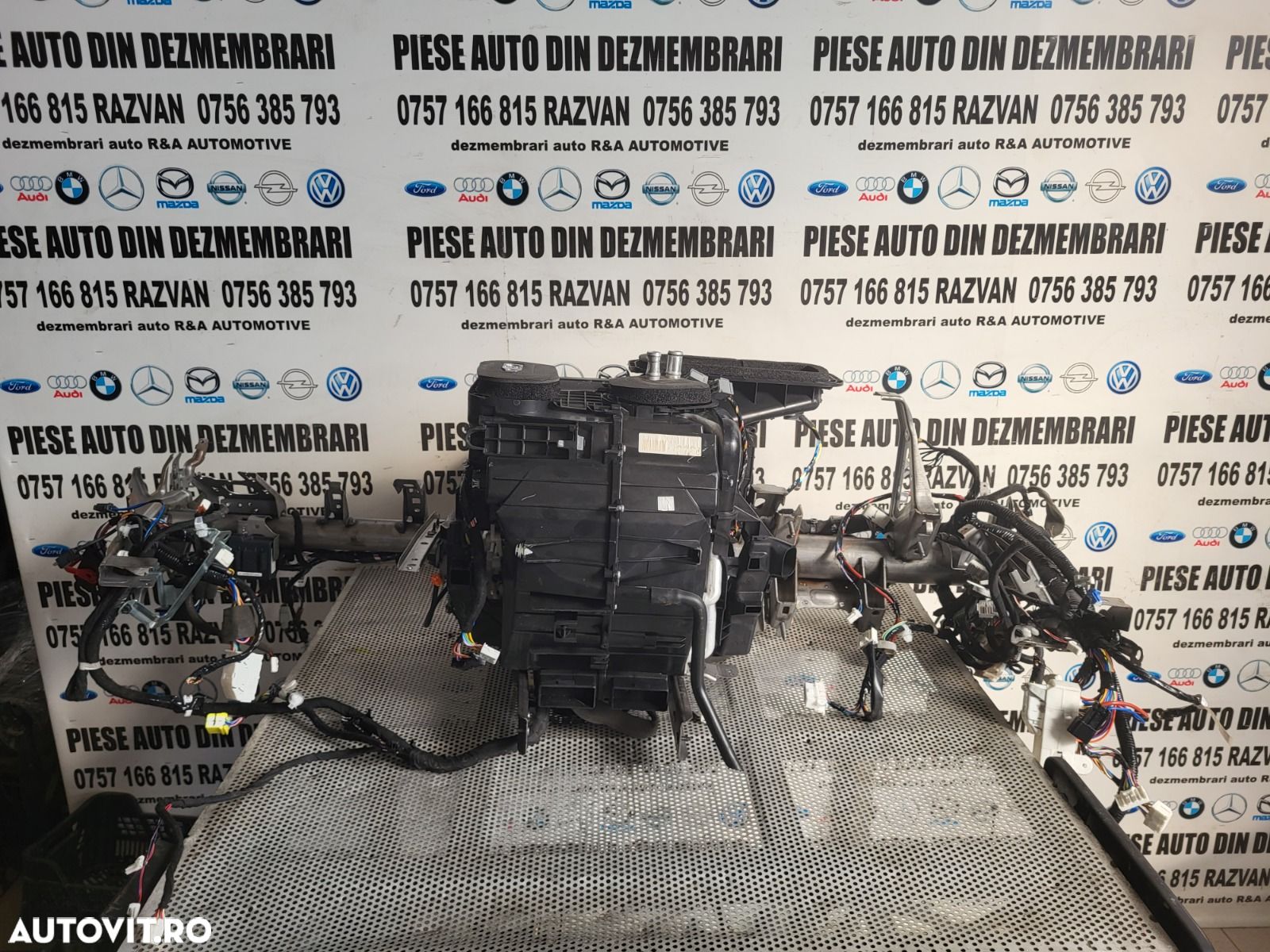 Carcasa Aeroterma Ventilator Habitaclu Tulumba/Radiatoare Bord Armatura Bord Nissan Qashqai J11 An - 1