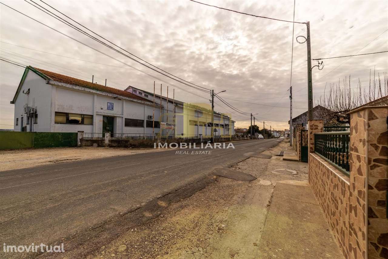 Prédio T6 Venda em Alcanhões,Santarém - Grande imagem: 2/38
