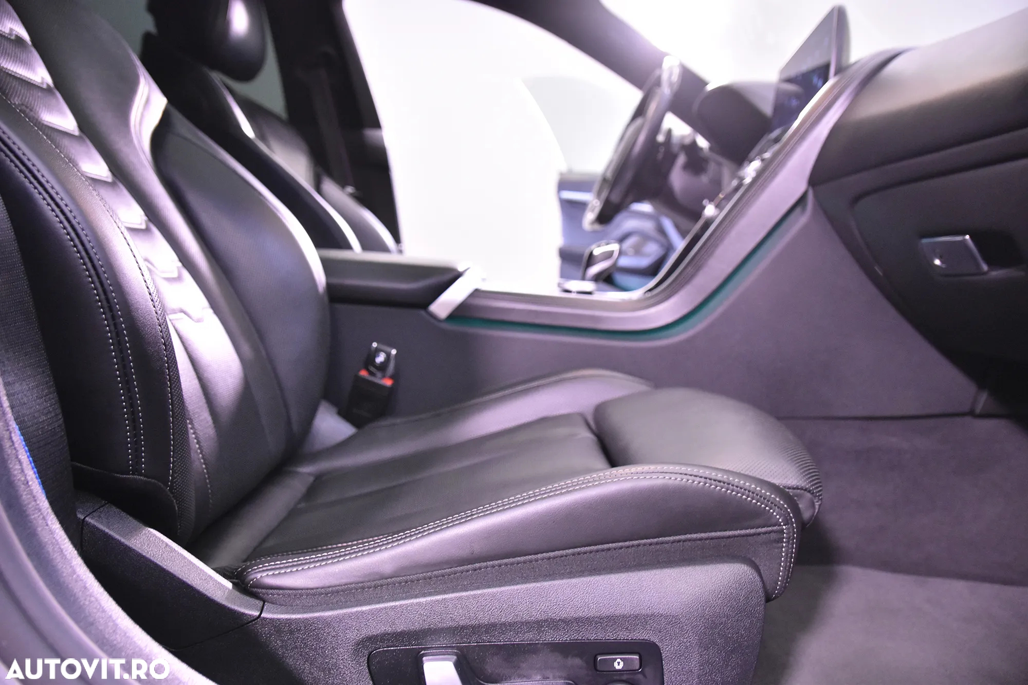 BMW Seria 8 840i xDrive AT - 11